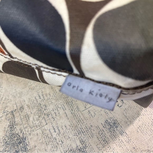 Orla Kiely Etc Collection - Midi Sling Bag - Picture 10 of 15